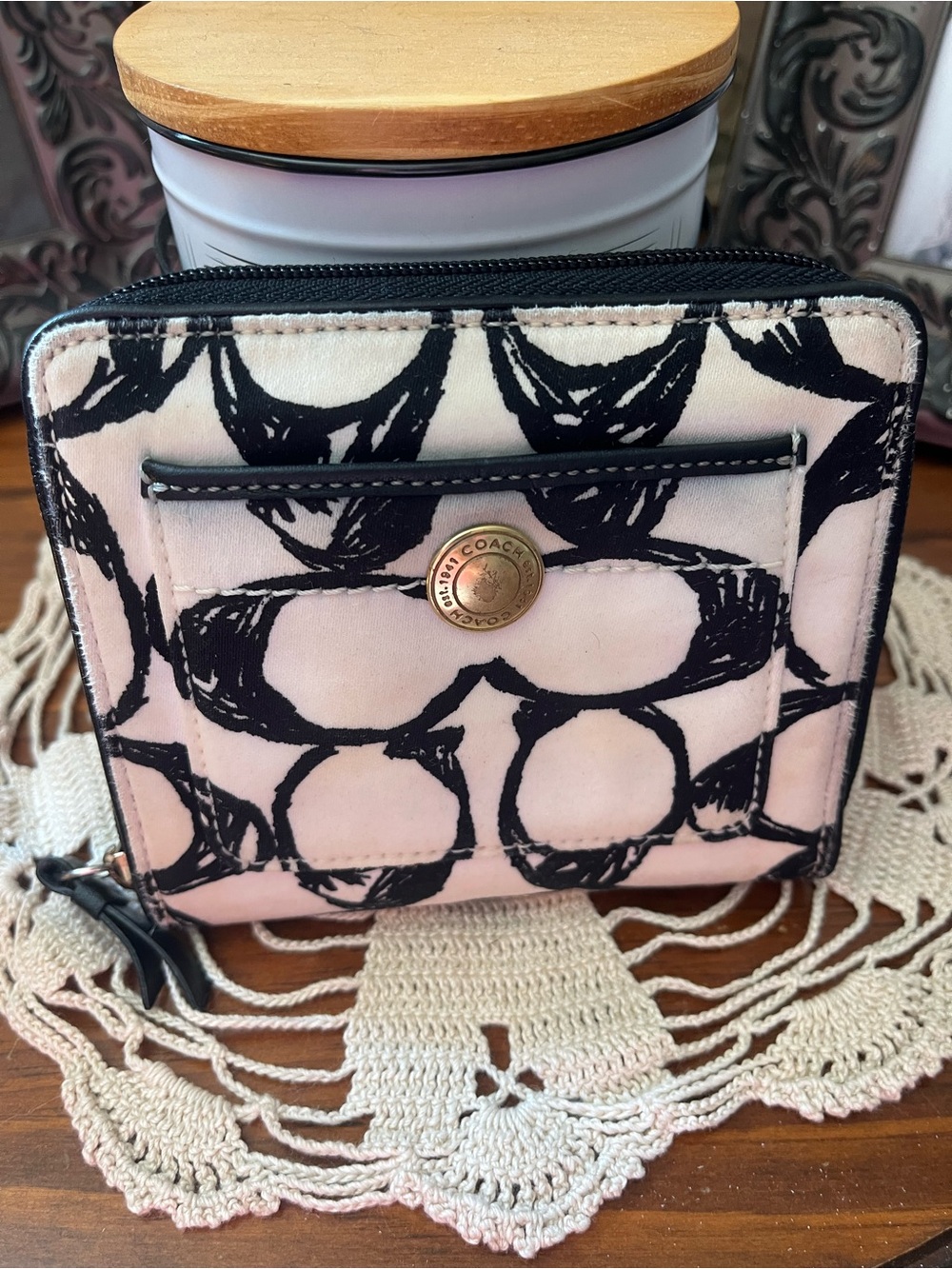Coach Hamptons Vintage Nylon tote w/ matching wallet. 2003 - Picture 8 of 10